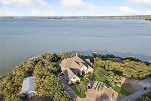 826 Cimmarron Bay Dr, Runaway Bay, TX 76426 - Photo 2