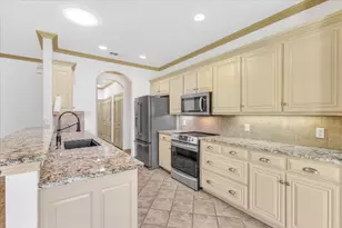 2105 Norwood Ln, Arlington, TX 76013 - Photo 16