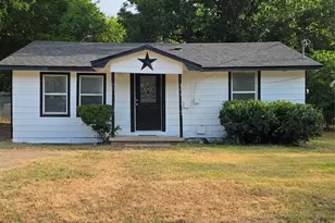 208 E 1st St, Quinlan, TX 75474 - Photo 8