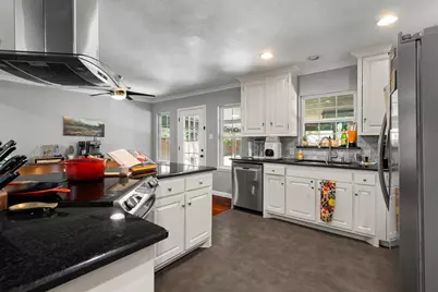 1228 S Pine Street, Grapevine, TX 76051 - Photo 14