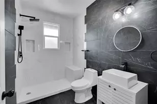 805 E Wise St, Bowie, TX 76230 - Photo 18