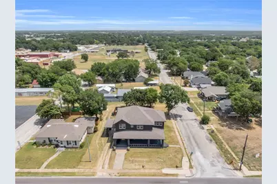 805 E Wise Street, Bowie, TX 76230 - Photo 30
