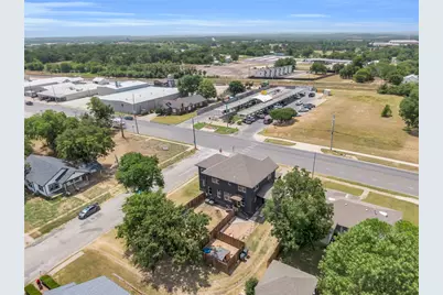 805 E Wise Street, Bowie, TX 76230 - Photo 32