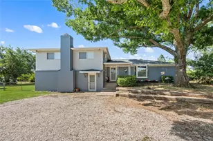 2942 Trails End, Aubrey, TX 76227 - Photo 2