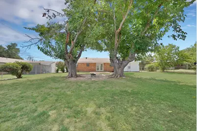 825 E Prairie View Road, Crowley, TX 76036 - Photo 26