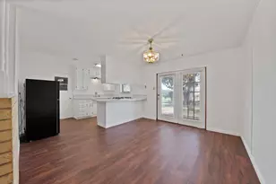 825 E Prairie View Rd, Crowley, TX 76036 - Photo 12