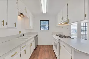 825 E Prairie View Rd, Crowley, TX 76036 - Photo 2