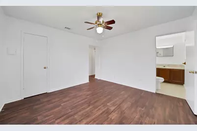 825 E Prairie View Road, Crowley, TX 76036 - Photo 18
