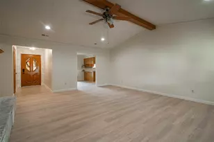 284 W San Antonio St, Van Alstyne, TX 75495 - Photo 4