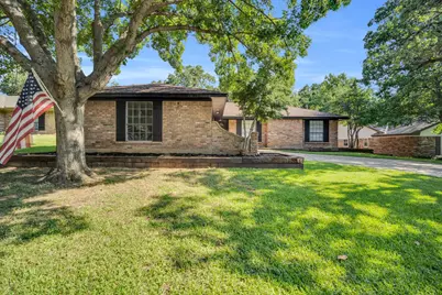 5717 Stage Line Court, Arlington, TX 76017 - Photo 2