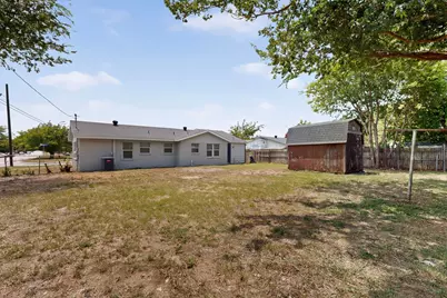 4525 Hunter Street, Haltom City, TX 76117 - Photo 36