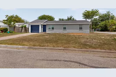 4525 Hunter Street, Haltom City, TX 76117 - Photo 4
