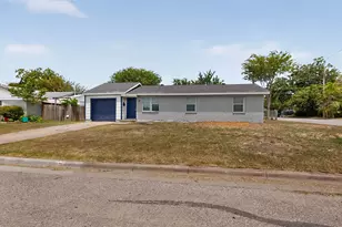 4525 Hunter St, Haltom City, TX 76117 - Photo 4
