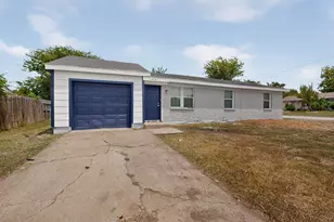 4525 Hunter St, Haltom City, TX 76117 - Photo 2