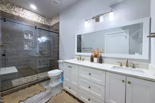 7906 Thorneywood Rd, Plano, TX 75024 - Photo 8