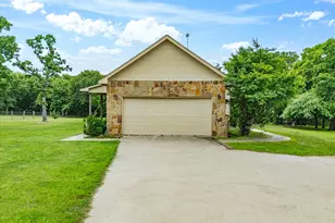 426 Co Rd 3435, Paradise, TX 76073 - Photo 28