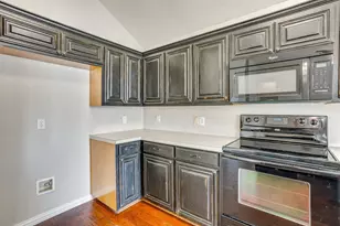 400 Bretts Way, Burleson, TX 76028 - Photo 10
