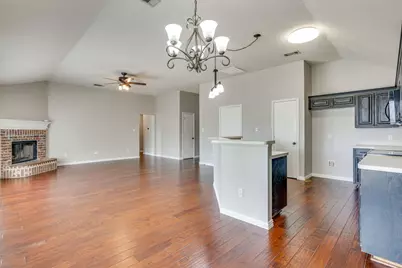 400 Bretts Way, Burleson, TX 76028 - Photo 12
