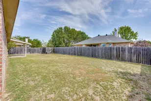 400 Bretts Way, Burleson, TX 76028 - Photo 28