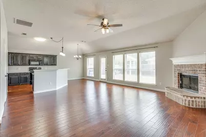 400 Bretts Way, Burleson, TX 76028 - Photo 2