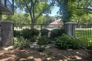 8903 Ravenswood Rd, Granbury, TX 76049 - Photo 32