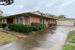 11005 Wyatt St, Dallas, TX 75218 - Photo 2