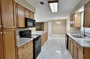 1914 W Northgate Dr, Irving, TX 75062 - Photo 6