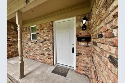 1914 W Northgate Drive, Irving, TX 75062 - Photo 2