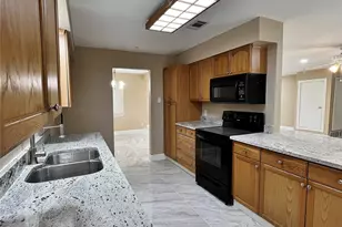 1914 W Northgate Dr, Irving, TX 75062 - Photo 8