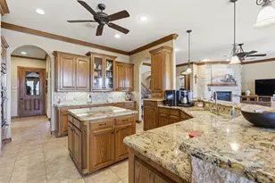 2606 Waters Edge Dr, Granbury, TX 76048 - Photo 8