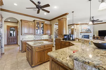 2606 Waters Edge Drive, Granbury, TX 76048 - Photo 8