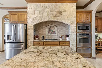 2606 Waters Edge Drive, Granbury, TX 76048 - Photo 10