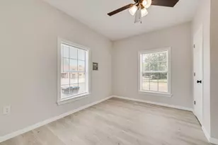 2203 Wesley St, Greenville, TX 75401 - Photo 18