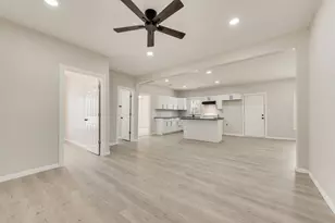 2203 Wesley St, Greenville, TX 75401 - Photo 8