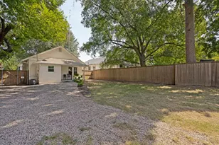 504 W Murray St, Denison, TX 75020 - Photo 12