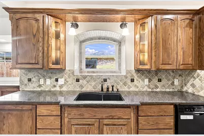 1550 Oak Creek Drive, Lewisville, TX 75077 - Photo 14
