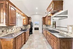 1550 Oak Creek Dr, Lewisville, TX 75077 - Photo 12