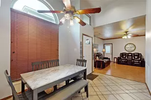 911 Azalia Dr, Lewisville, TX 75067 - Photo 10