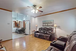 911 Azalia Dr, Lewisville, TX 75067 - Photo 4