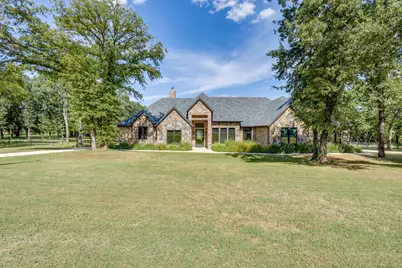 3131 Trailwood Drive E, Burleson, TX 76028 - Photo 2