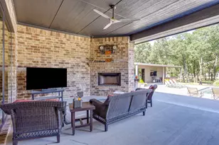 3131 Trailwood Dr E, Burleson, TX 76028 - Photo 36
