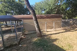 100 Live Oak St, Sanctuary, TX 76020 - Photo 4