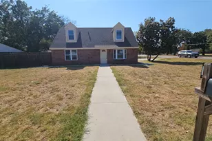 833 James St, Azle, TX 76020 - Photo 1