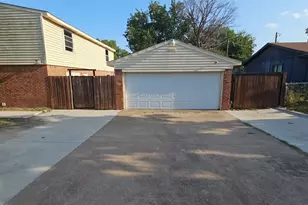 833 James St, Azle, TX 76020 - Photo 2