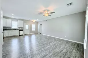 600 E Shepherd St, Denison, TX 75021 - Photo 6
