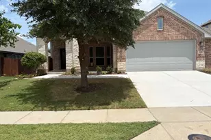 9400 Wellington Dr, Little Elm, TX 75068 - Photo 1