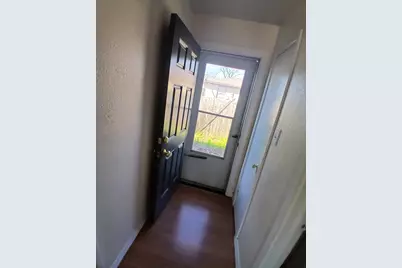 112 N Hatcher Ave, Lewisville, TX 75057 - Photo 8