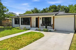 915 W Bridge St, Granbury, TX 76048 - Photo 2