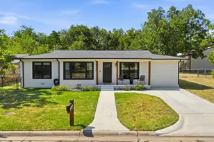 915 W Bridge St, Granbury, TX 76048 - Photo 4