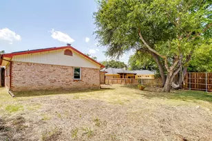 2617 Magnolia Dr, Irving, TX 75062 - Photo 38